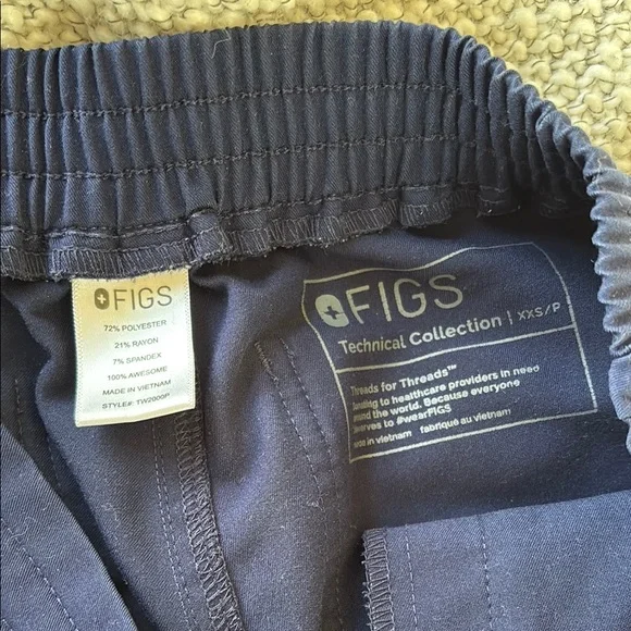 Women’s XXS Navy FIGS scrub pants - Picture 3 of 3